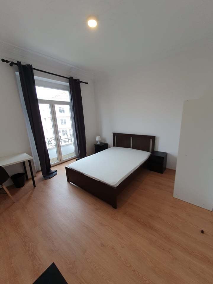 Airy Double Room 5 with Desk & Balcony Access