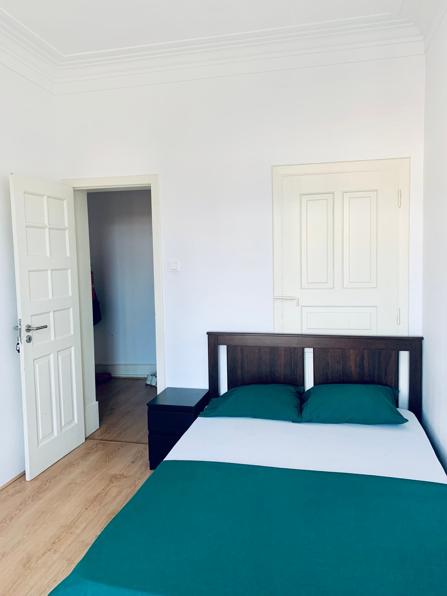 Inviting Double Room 1 with Desk & Balcony Access
