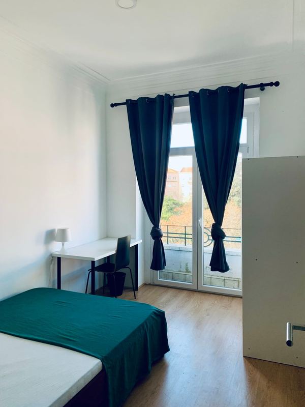 Spacious Double Room 7 with Desk & Balcony Access — photo 23