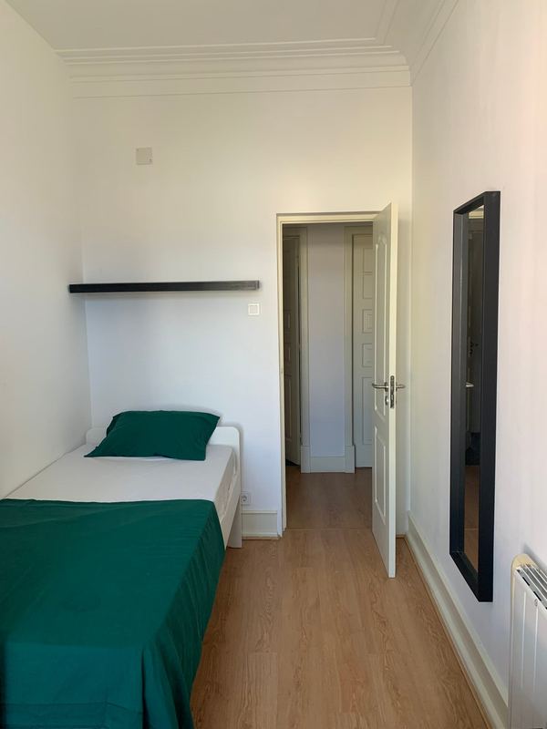 Spacious Double Room 7 with Desk & Balcony Access — photo 26