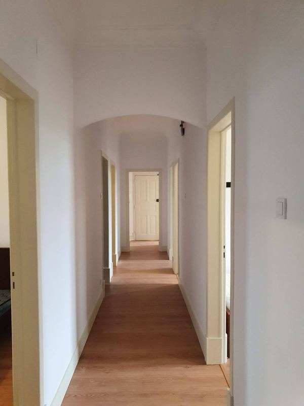 Spacious Double Room 7 with Desk & Balcony Access — photo 7