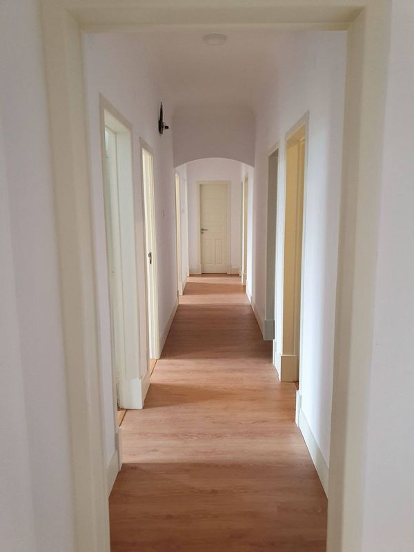 Spacious Double Room 7 with Desk & Balcony Access — photo 8