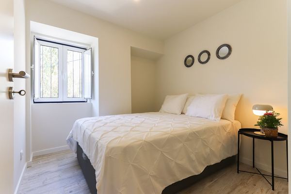Studio Bedroom — photo 1