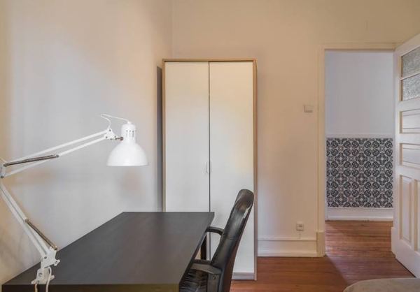 Sunny Room 4 with Ample Window — photo 32