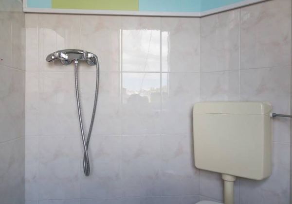 Sunny Room 4 with Ample Window — photo 8