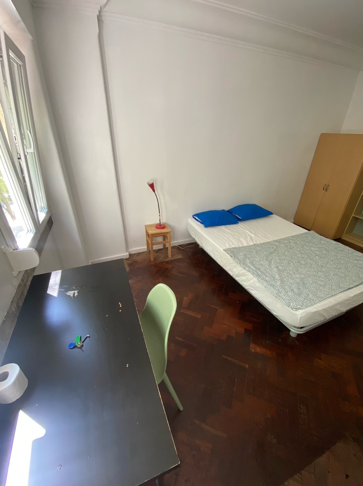 Inviting Double Room 2 with Desk & Natural Light — photo 17