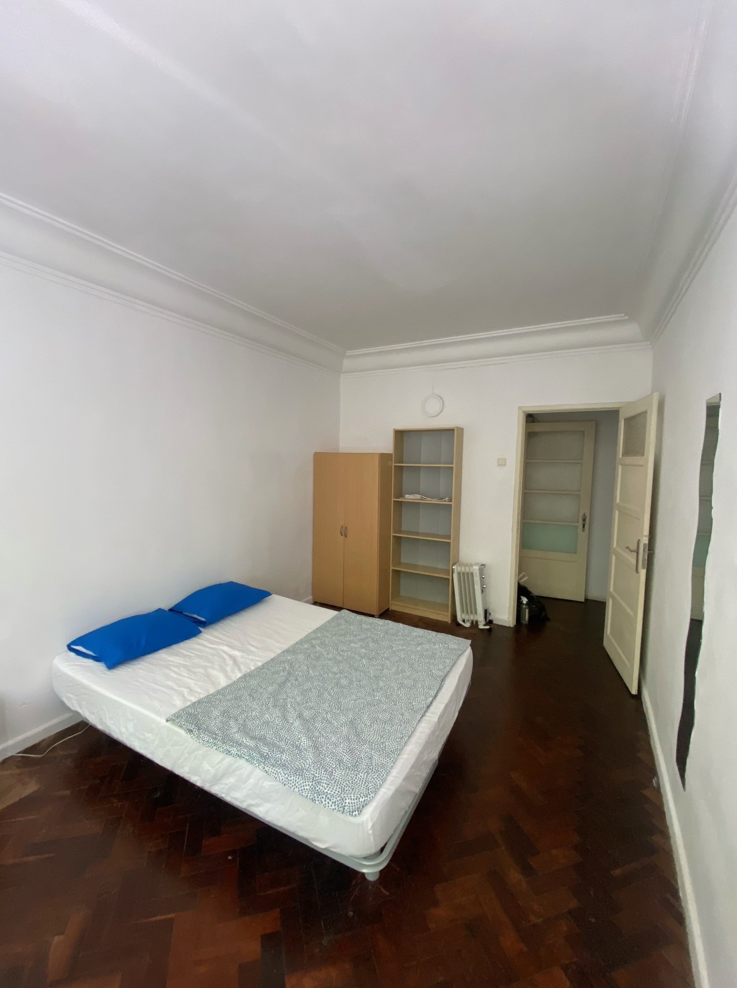Inviting Double Room 2 with Desk & Natural Light — photo 20