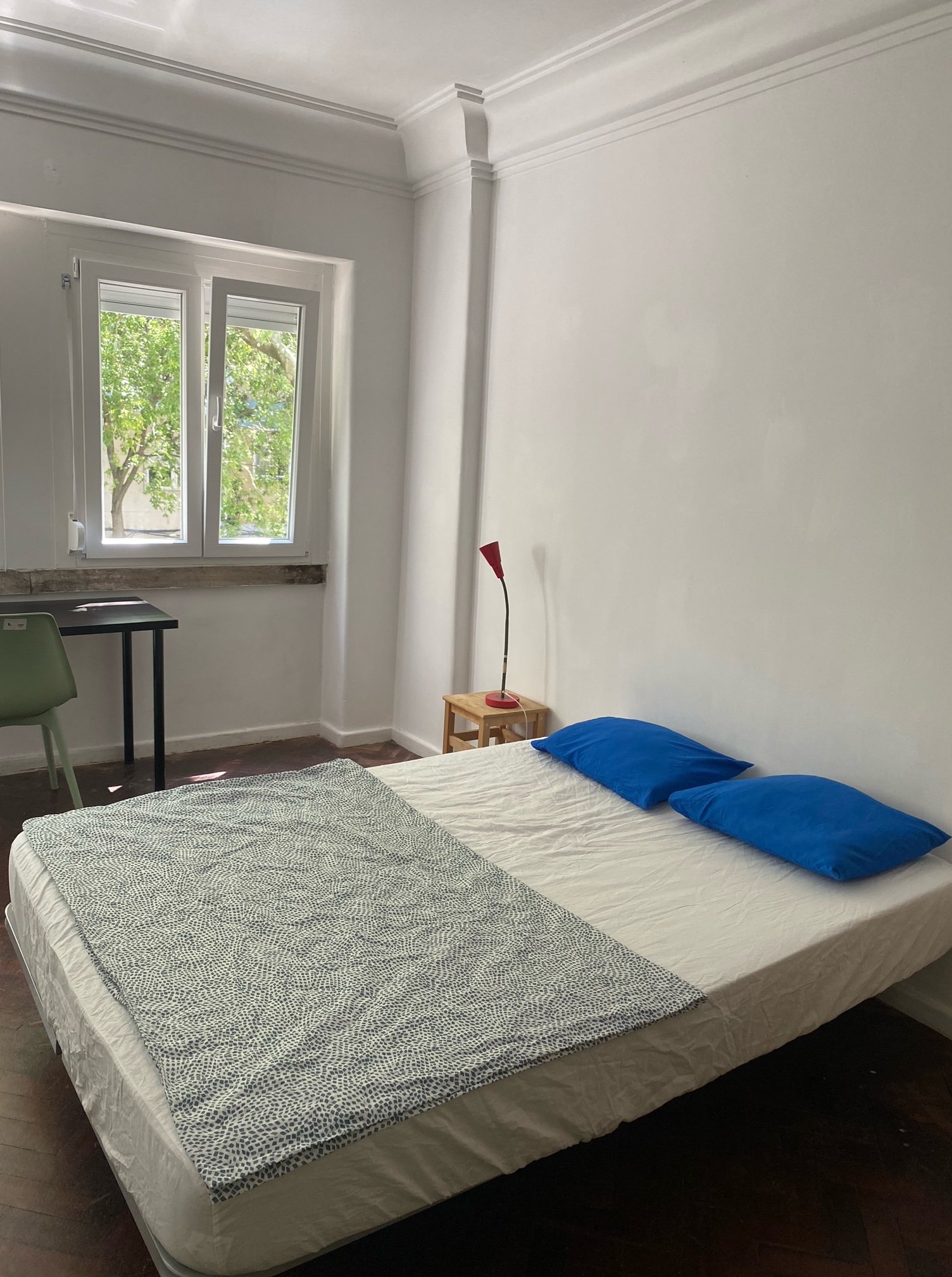 Inviting Double Room 2 with Desk & Natural Light — photo 22