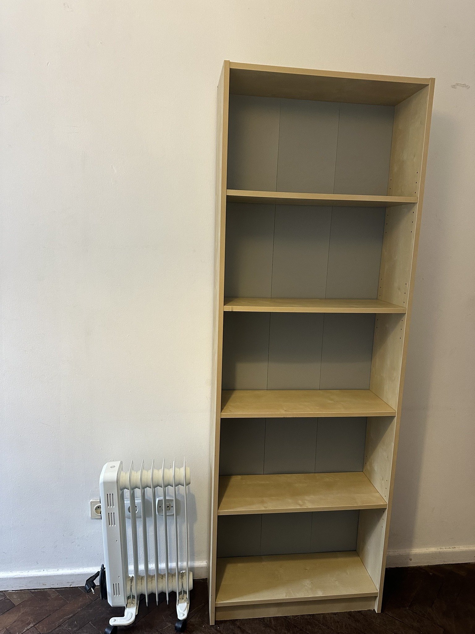 Inviting Double Room 2 with Desk & Natural Light — photo 27