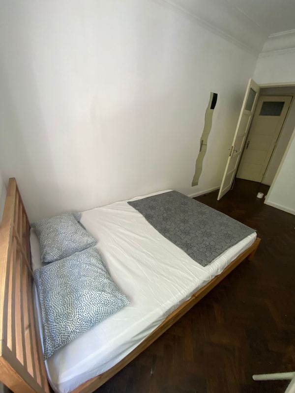 Bright Double Room 5 with Desk & Large Window — photo 38