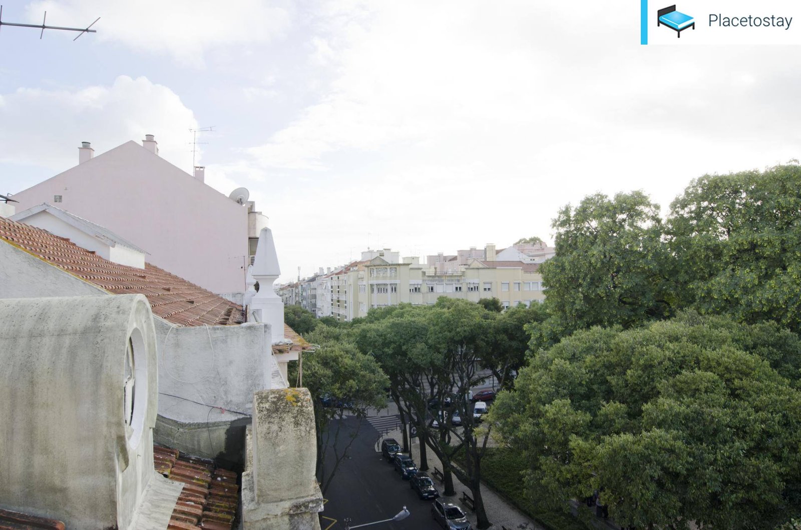Bright & Beautiful Room 4 in São Jorge de Arroios — photo 17