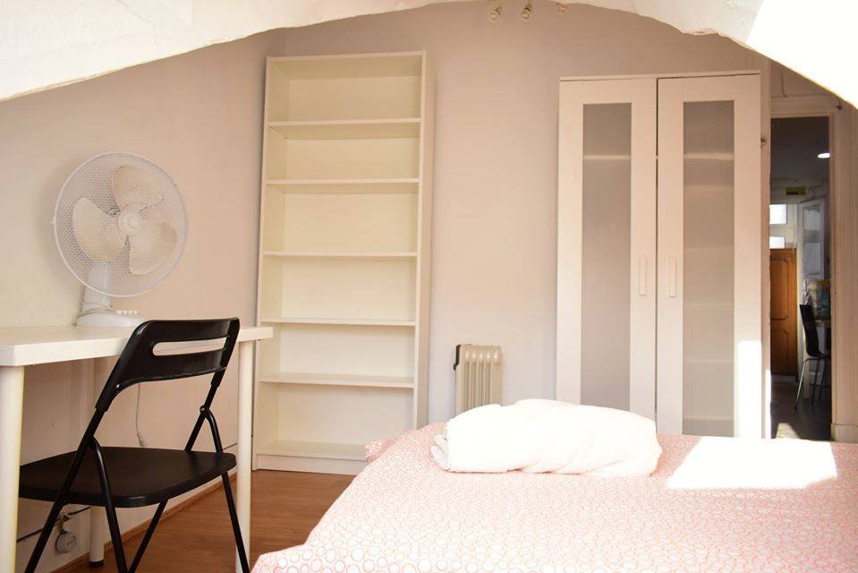 Bright & Beautiful Room 4 in São Jorge de Arroios — photo 22