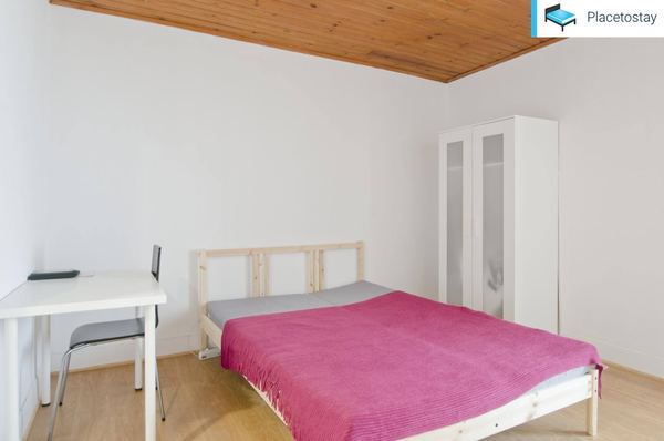 Bright & Beautiful Room 4 in São Jorge de Arroios — photo 1