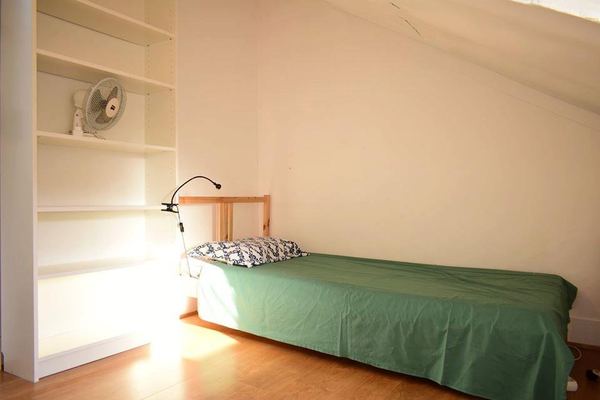 Bright & Beautiful Room 4 in São Jorge de Arroios — photo 28