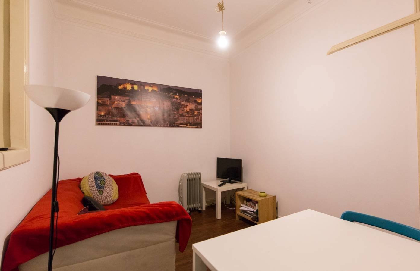 Bright & Cozy Single Room 5 with Natural Light — photo 13