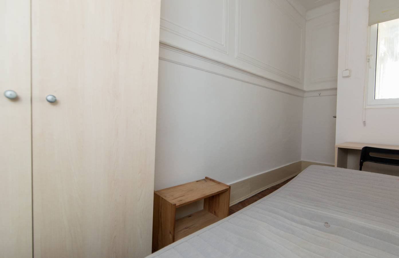 Bright & Cozy Single Room 5 with Natural Light