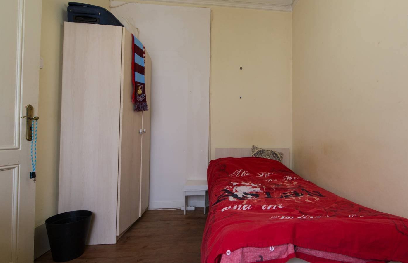 Bright & Cozy Single Room 5 with Natural Light — photo 26