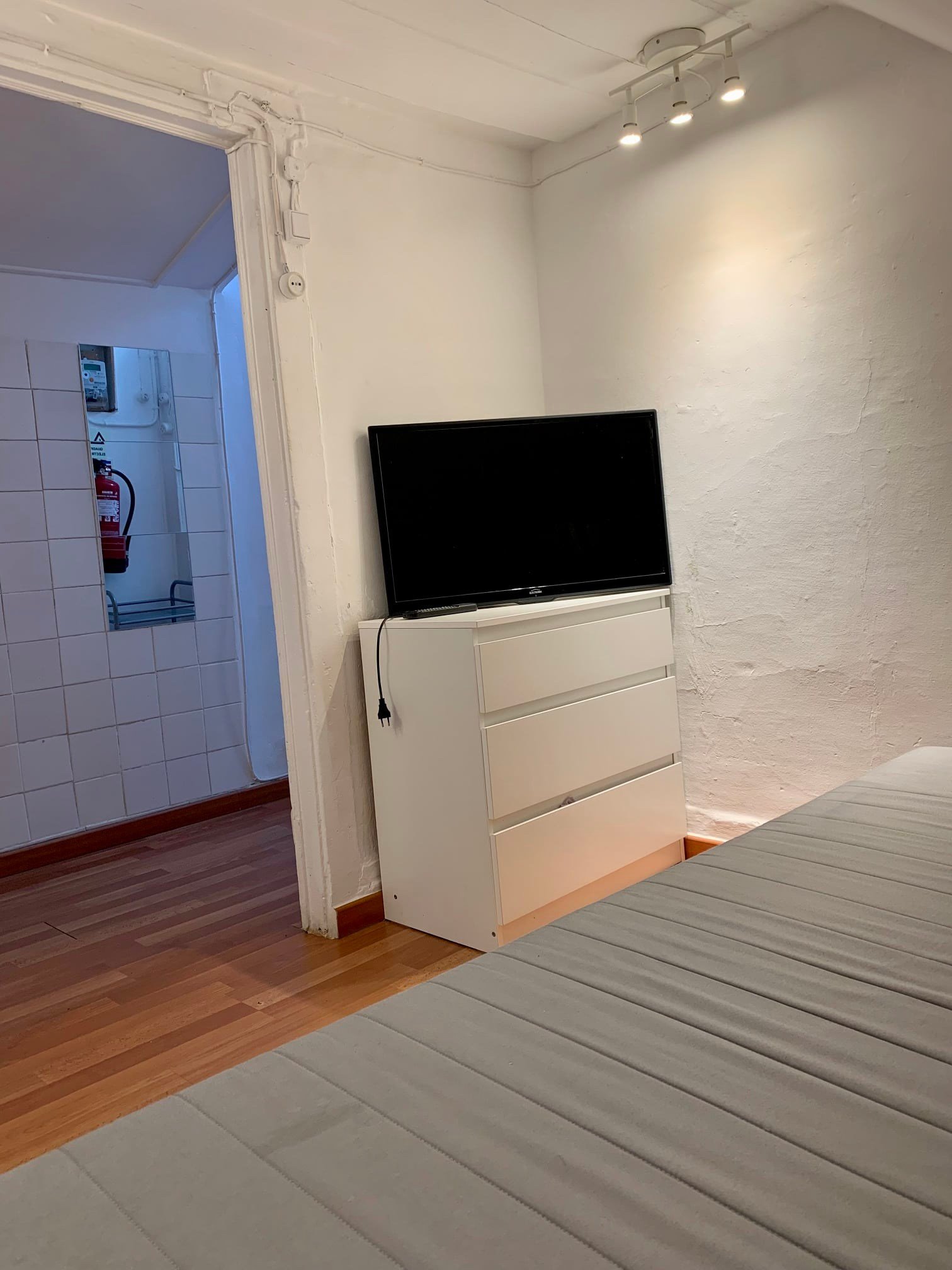Studio Bedroom on Travessa da Cara — photo 4