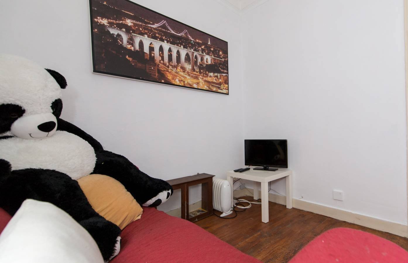 Inviting Double Room 3 with Natural Light — photo 11