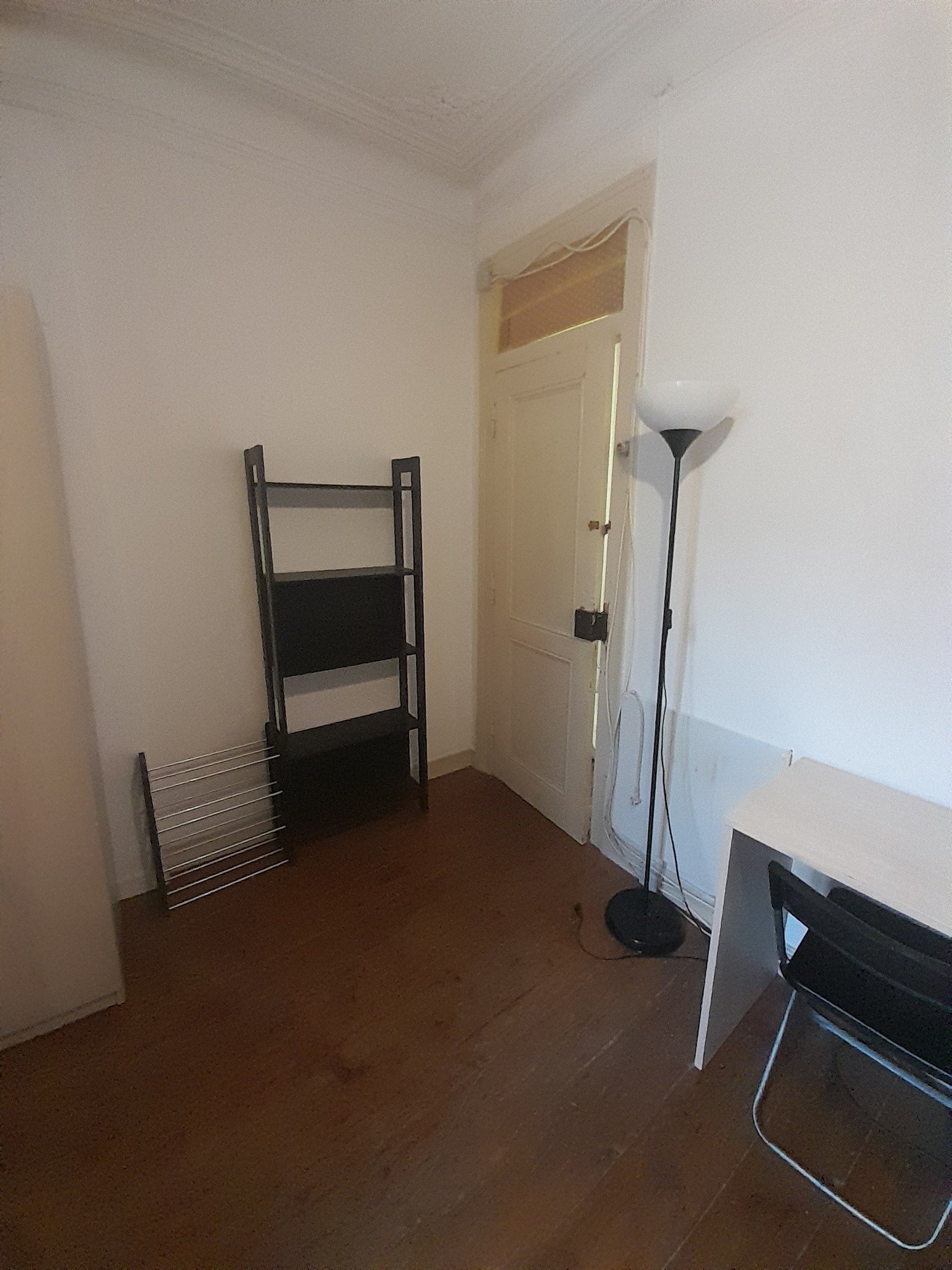 Inviting Double Room 3 with Natural Light — photo 5
