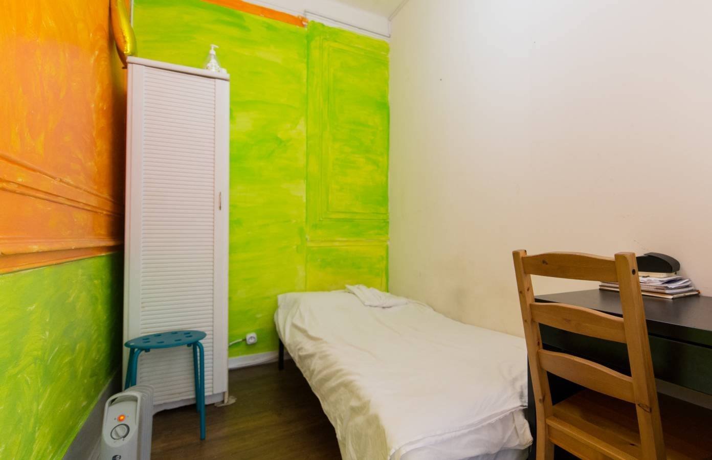 Inviting Double Room 3 with Natural Light — photo 32