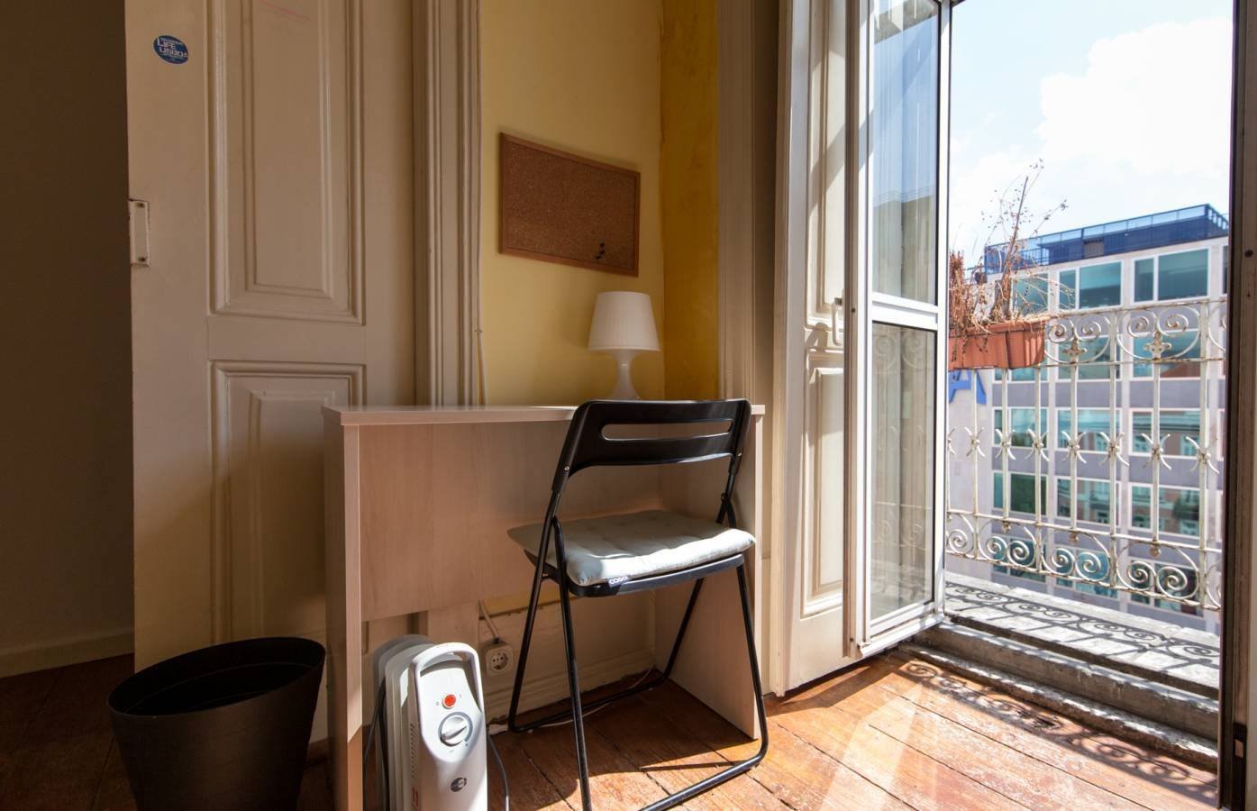 Inviting Double Room 3 with Natural Light — photo 38