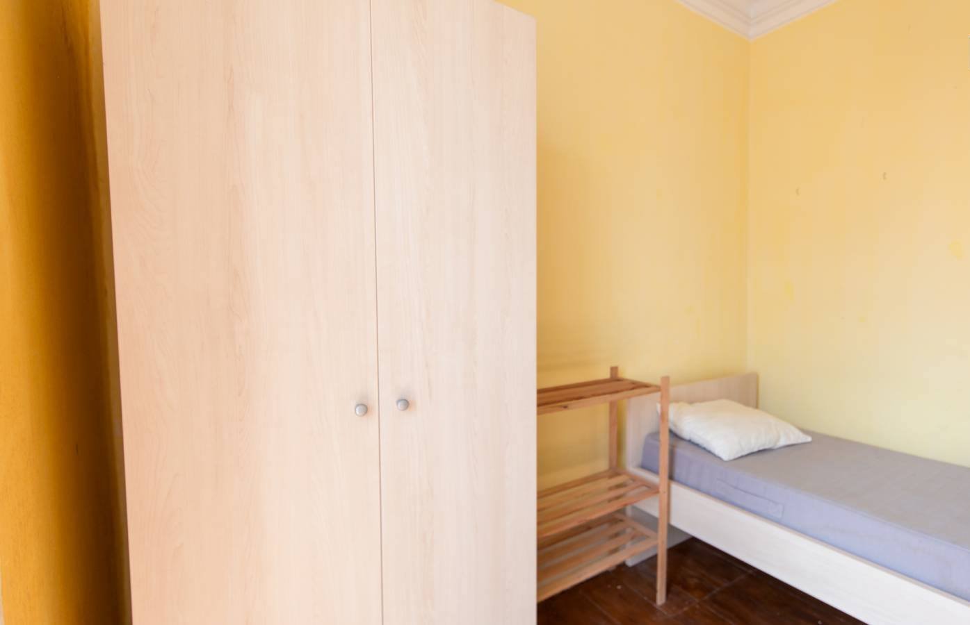 Inviting Double Room 3 with Natural Light — photo 40