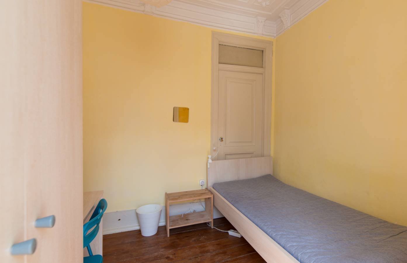 Inviting Double Room 3 with Natural Light — photo 26