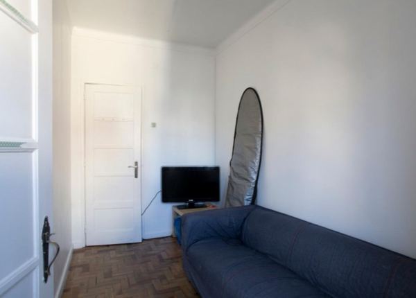 Comfortable Single Room 2 with Desk & Balcony — photo 3
