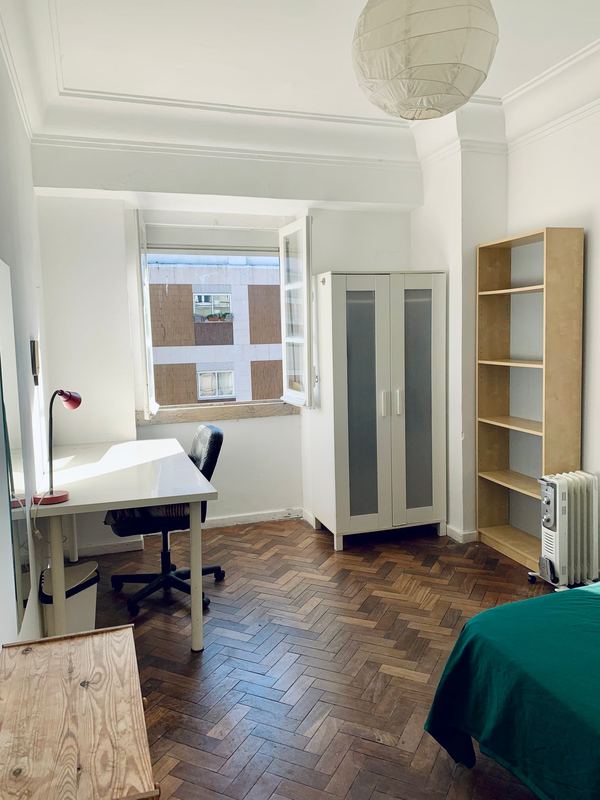 Comfortable Single Room 2 with Desk & Balcony — photo 18