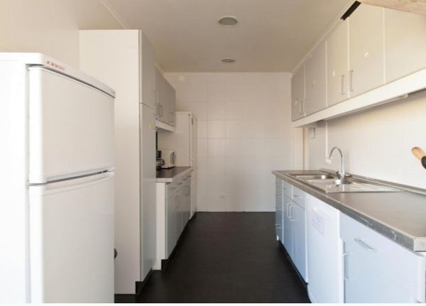 Comfortable Single Room 2 with Desk & Balcony — photo 4