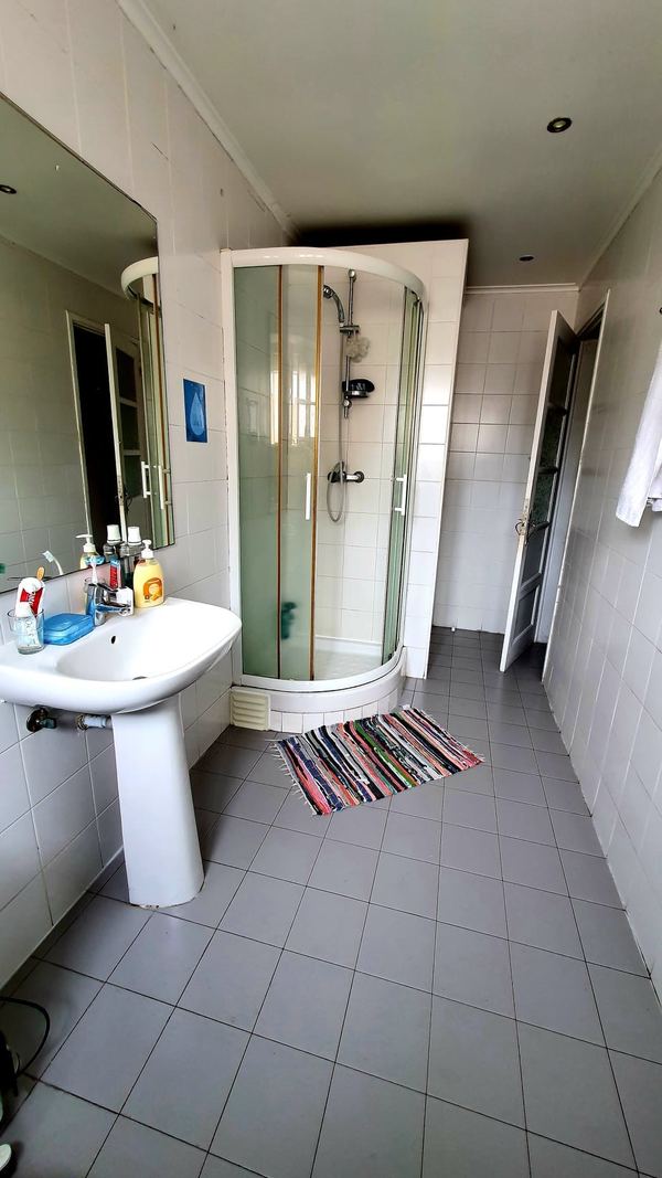 Comfortable Single Room 2 with Desk & Balcony — photo 9