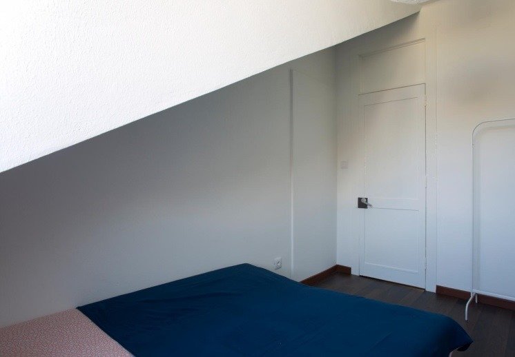 Cozy Single Room 1 with Desk & Terrace Access — photo 25