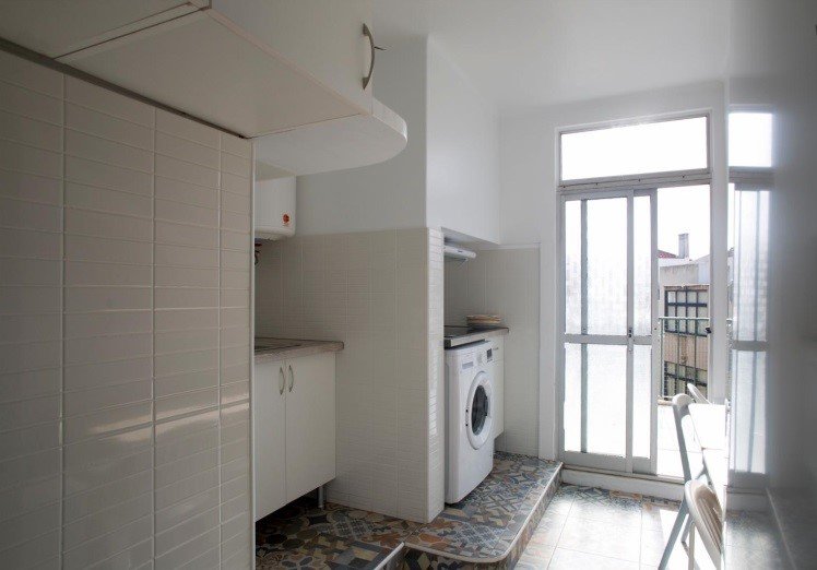 Cozy Single Room 1 with Desk & Terrace Access — photo 10