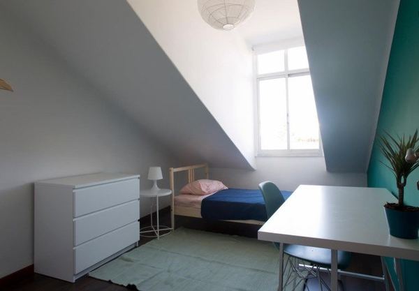 Cozy Single Room 1 with Desk & Terrace Access — photo 14