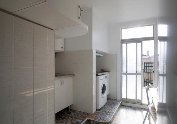 Cozy Single Room 1 with Desk & Terrace Access — photo 10