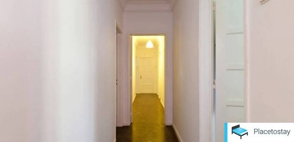 Bright Double Room 4 with Desk & Natural Light — photo 12