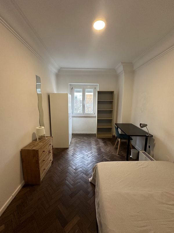Bright Double Room 4 with Desk & Natural Light — photo 29
