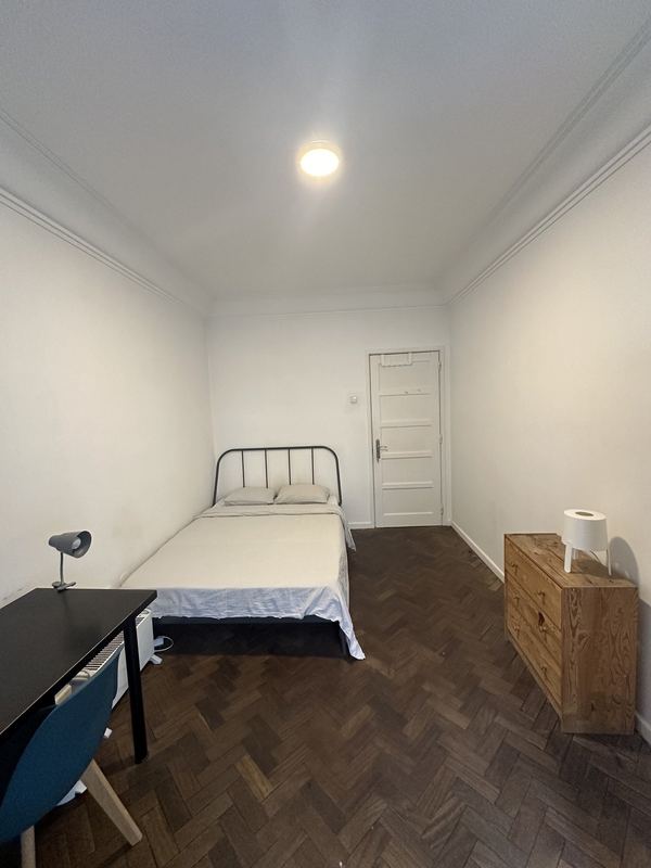 Bright Double Room 4 with Desk & Natural Light — photo 32