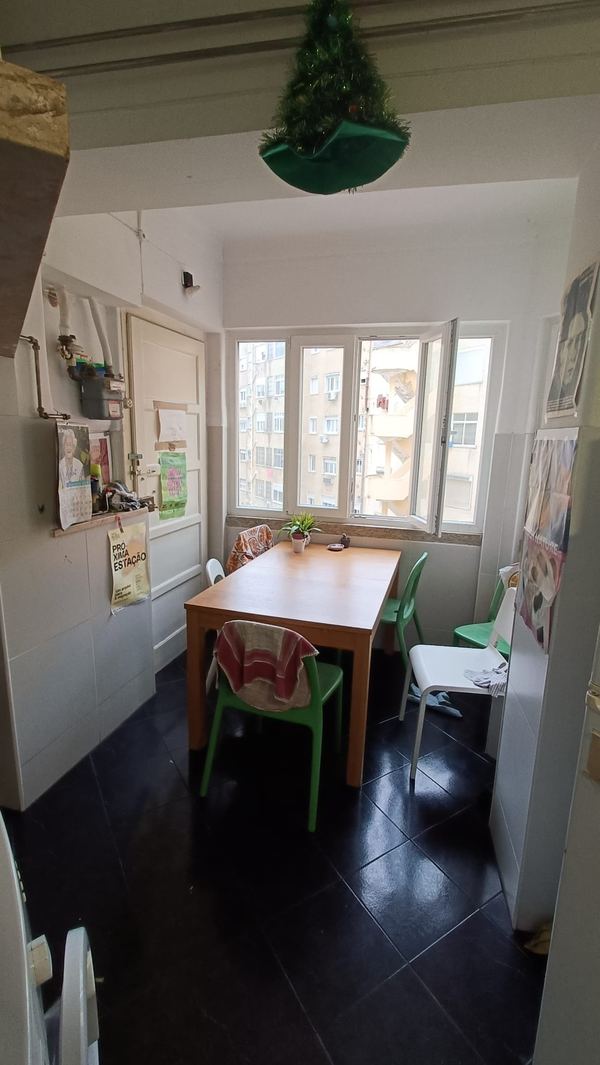 Bright Double Room 4 with Desk & Natural Light — photo 7