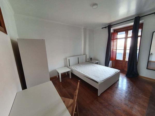 Bright Double Room 5 with Balcony — photo 2