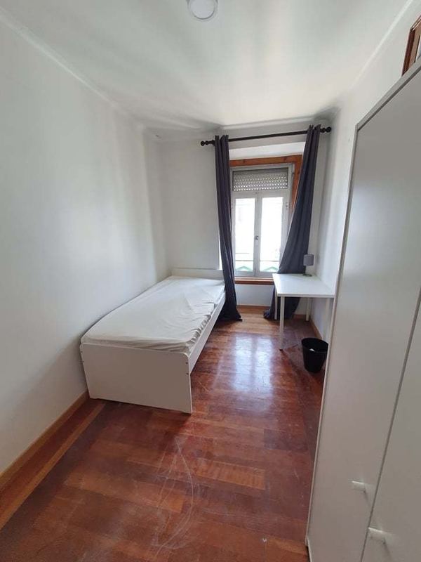 Bright Double Room 5 with Balcony — photo 12