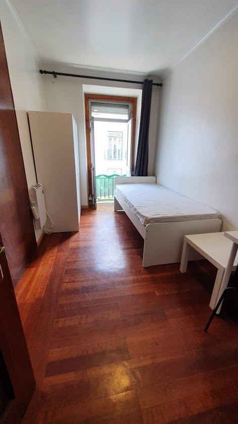 Bright Double Room 5 with Balcony — photo 15