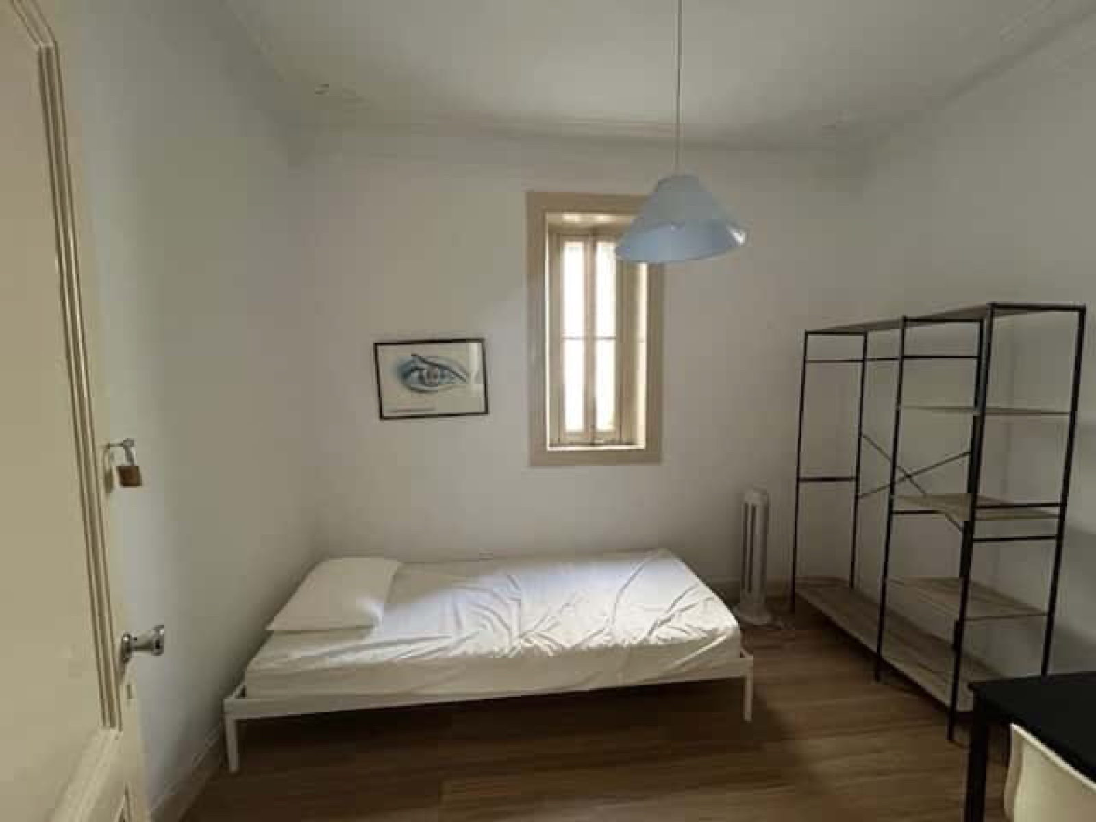 Light-Filled Single Room 8 with Furnishing photo 2 of 8, Avenida 5 de Outubro 5E, São Sebastião da Pedreira