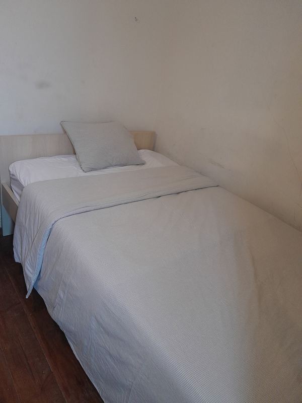 Light-Filled Single Room 8 with Furnishing — photo 13