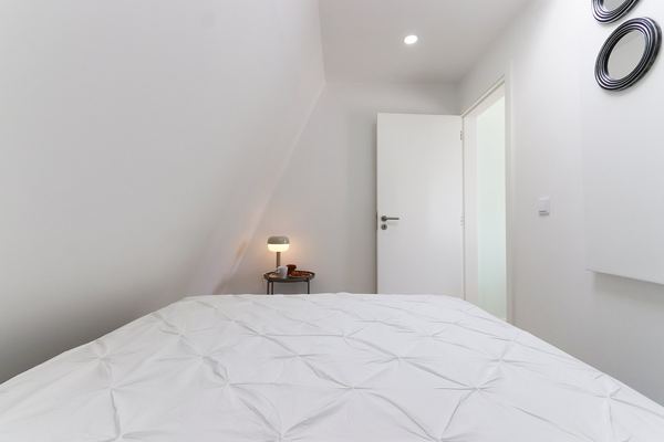Studio Bedroom — photo 2