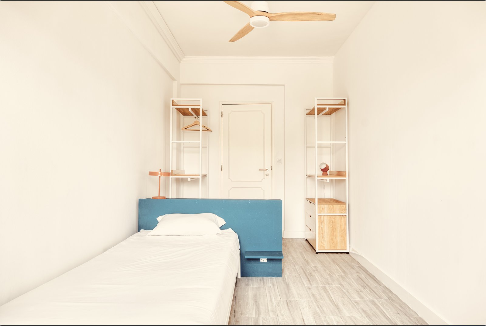 Stylish Single Room 2 with Natural Light — Erasmus Spot D, São Domingos de Benfica