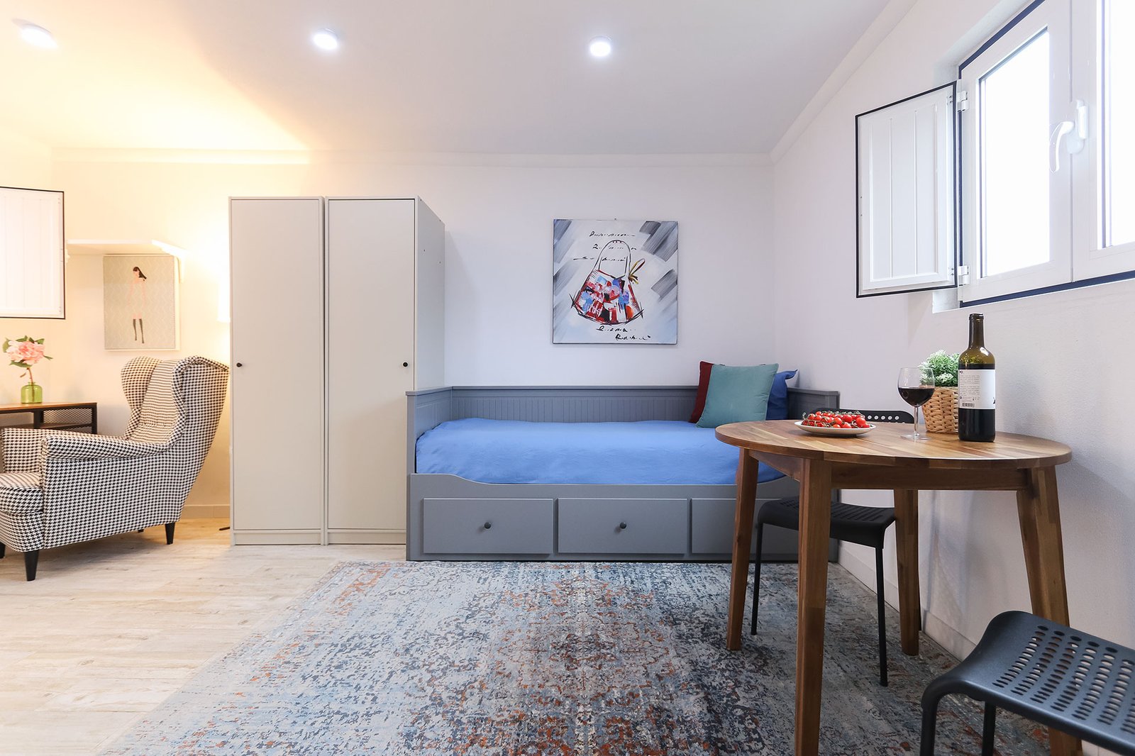 Studio Bedroom — photo 6