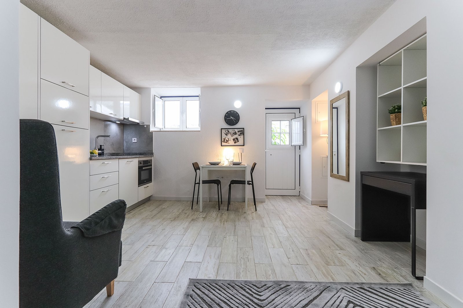 Studio Bedroom — photo 17