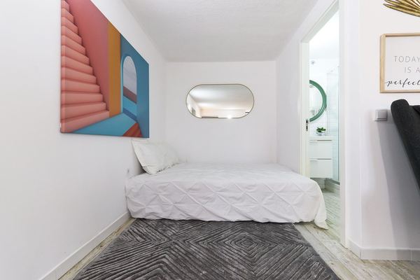 Studio Bedroom — photo 1